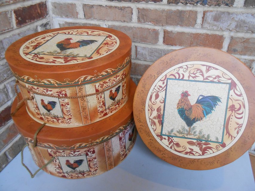 3 Nesting Round Boxes in Aurora